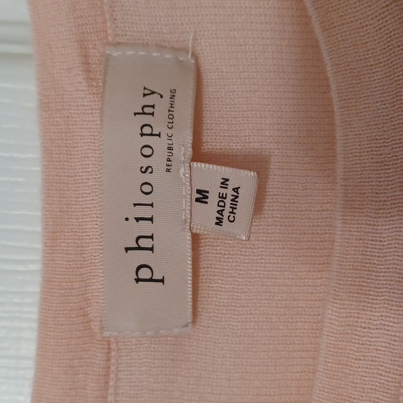 Philosophy sz M, cotten blend, short sleeve, pink sweater. - Picture 2 of 8